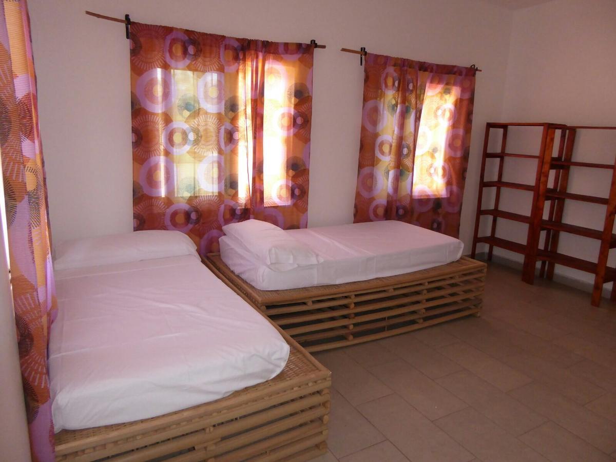 Sarawally Guesthouse Ampaya 외부 사진