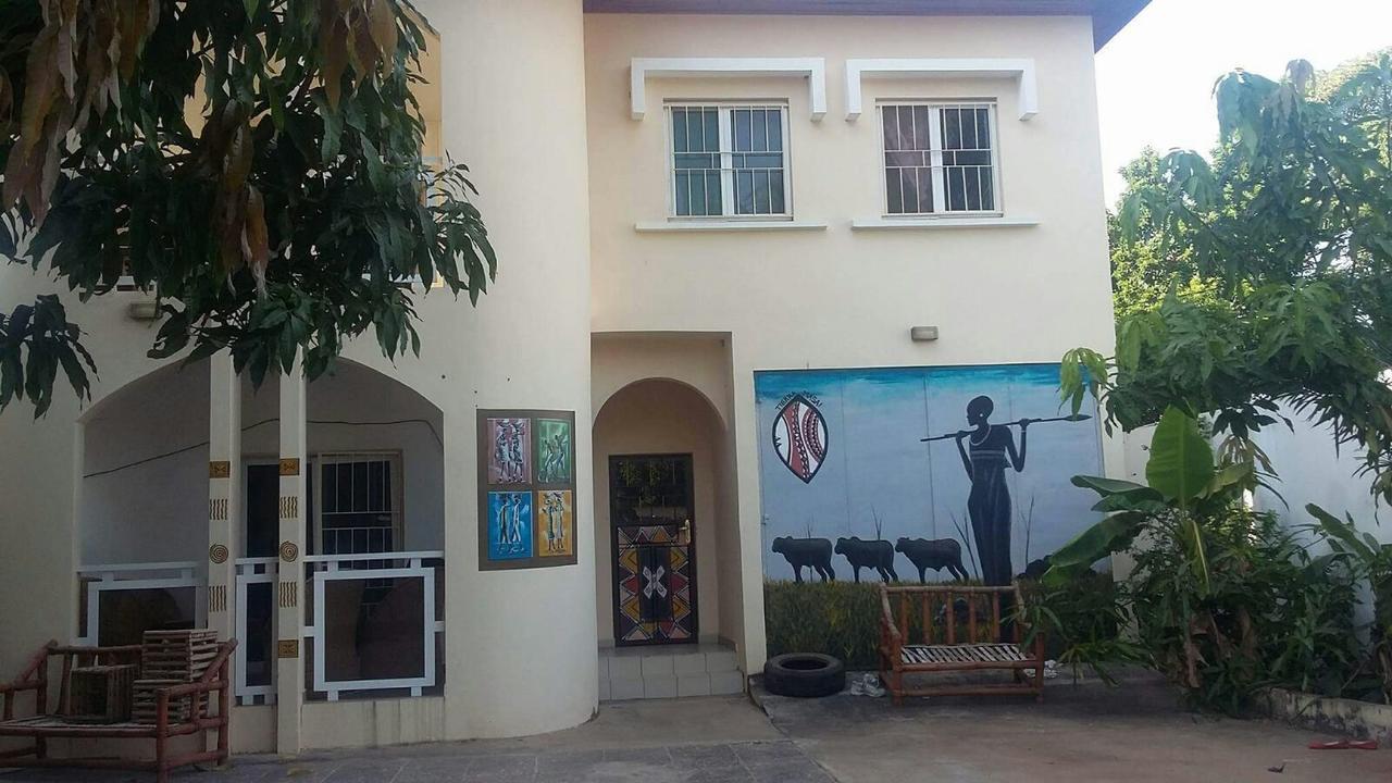 Sarawally Guesthouse Ampaya 외부 사진